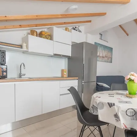 Mara Apartment