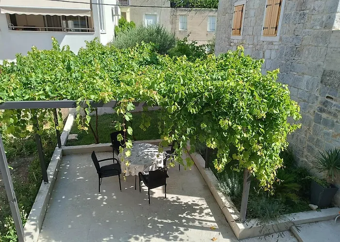 Apartment Mara Kastela